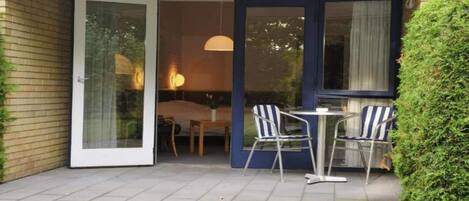 House | Outdoor dining