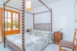 4 bedrooms, iron/ironing board - Ca Na Martina - Villa With Private Pool. Free Wifi (Cala D'or, Illes Balears)