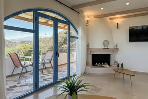 Fireplace - Pano Stalos (Chania)