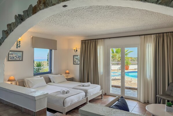 Villa, 4 Bedrooms, Private Pool, Sea View | 4 bedrooms, in-room safe, individually decorated, individually furnished - Pano Stalos (Chania)