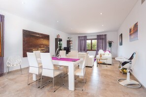 Dining - Eden Son Manyo 222 - Villa With Private Pool (Sa Pobla, Illes Balears)