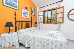 3 chambres, fer et planche à repasser