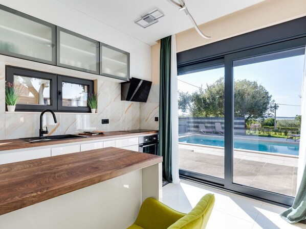 Fridge, microwave, oven, dishwasher - Vacation home Golem by Interhome (Pakoštane)