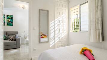 3 Schlafzimmer, Bügeleisen/Bügelbrett