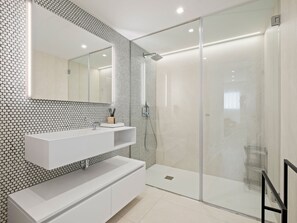 Hair dryer, towels