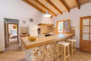 Fridge, microwave, oven, stovetop - Can Rafalino - Villa With Private Pool In Inca (Inca, Illes Balears)