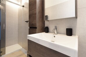 シャワー、ジェットバス、環境にやさしいバスアメニティ、ビデ