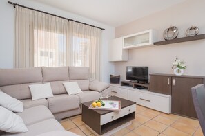 Living area - Pereta - House In Platja D'alcúdia. Free Wifi (Puerto De Alcúdia, Illes Balears)