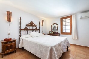 2 slaapkamers, een strijkplank/strijkijzer