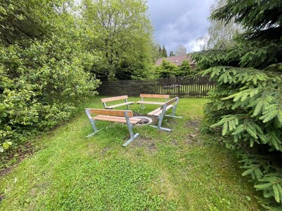 Mountain hut in the heart of the Erzgebirge for larger groups. Pet friendly!