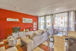 TV - Mosaic - House In Sa Ràpita. Free Wifi (Sa Ràpita (campos), Illes Balears)