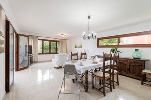 Dining - Elianto - House In Can Picafort. Free Wifi (Ca'n Picafort, Illes Balears)