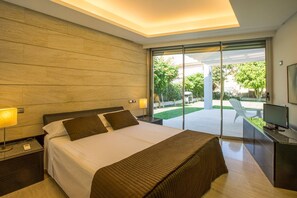 5 chambres, fer et planche à repasser