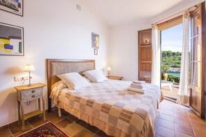 2 bedrooms, iron/ironing board