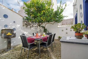 Outdoor dining - Na Llebrona - House In Porto Cristo. Free Wifi (Porto Cristo, Illes Balears)