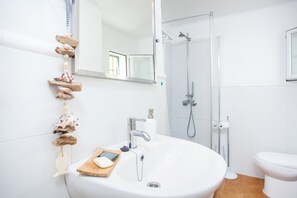 Bathroom - Voramar Ham - House In Platja De Muro. Free Wifi (Playa De Muro, Illes Balears)