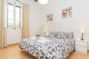 3 quartos, ferros/tábuas de passar roupa