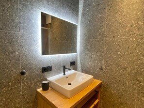 Apartment | Bathroom - Apartment in Saalfelden With Panoramic View (Saalfelden am Steinernen Meer)