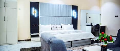 Chambre Ăconomique, balcon, vue ville