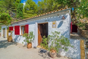Exterior detail - Can Bolei - Villa With Private Pool In Sant Elm (Sant Elm (andratx), Illes Balears)