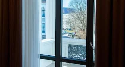 Roze Center Apartments