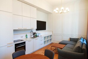 Apartment, 1 Schlafzimmer, Balkon | Schallisolierte Zimmer, kostenloses WLAN