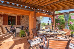 Outdoor dining - Finca Can Calisto - Apartment With Private Pool (Inca, Illes Balears)