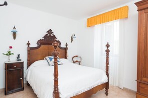 3 bedrooms, iron/ironing board - Sa Vinyota - Villa With Private Pool In Llubí (Llubi, Illes Balears)