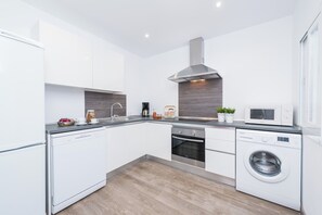 Fridge, microwave, oven, dishwasher - Quinze Germans - House In Port D'andratx (Puerto De Andratx, Illes Balears)