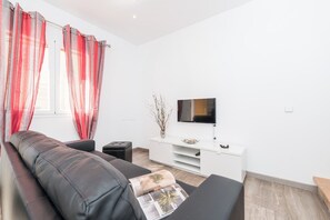 TV - Quinze Germans - House In Port D'andratx (Puerto De Andratx, Illes Balears)