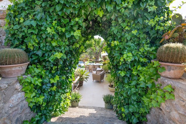 Property grounds - Can Sion - Villa With Private Pool In Esporles (Esporles, Illes Balears)