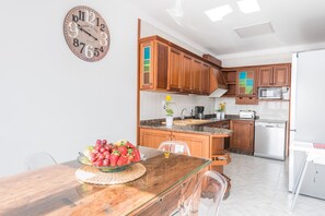 Fridge, microwave, oven, dishwasher - Can Fusteret - House In Son Serra De Marina (Son Serra De Marina, Illes Balears)