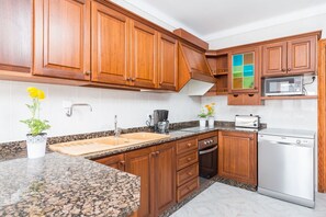 Fridge, microwave, oven, dishwasher - Can Fusteret - House In Son Serra De Marina (Son Serra De Marina, Illes Balears)