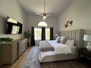 3 室のベッドルーム、アイロン / アイロン台、WiFi (無料)