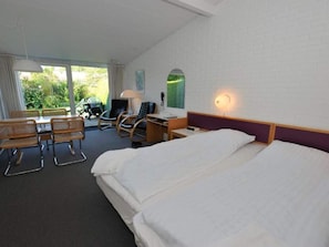 Room - Holiday Home With Spacious Balcony (Nexø)