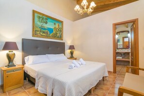 2 bedrooms, iron/ironing board