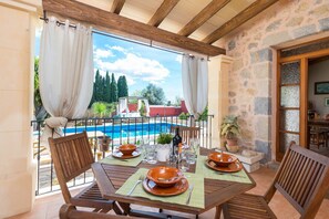 Outdoor dining