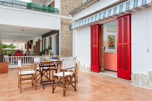 Outdoor dining - Can Pons - House In Can Picafort. Free Wifi (Can Picafort, Illes Balears)