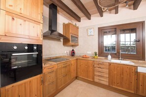 Frigorifero, microonde, forno, lavastoviglie