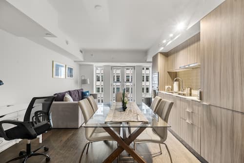 Appartamento Deluxe, 1 camera da letto, cucina, vista città | Cucina privata | Frigorifero con congelatore, microonde, forno, piano cottura
