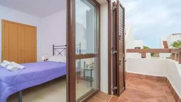 5 Schlafzimmer, Bügeleisen/Bügelbrett