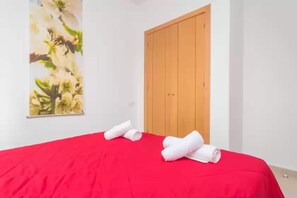 5 bedrooms, iron/ironing board