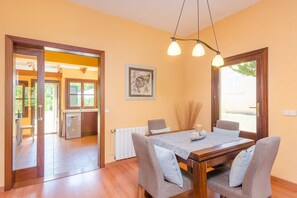 Dining - Rudy - House In Son Serra De Marina. Free Wifi (Son Serra De Marina, Illes Balears)