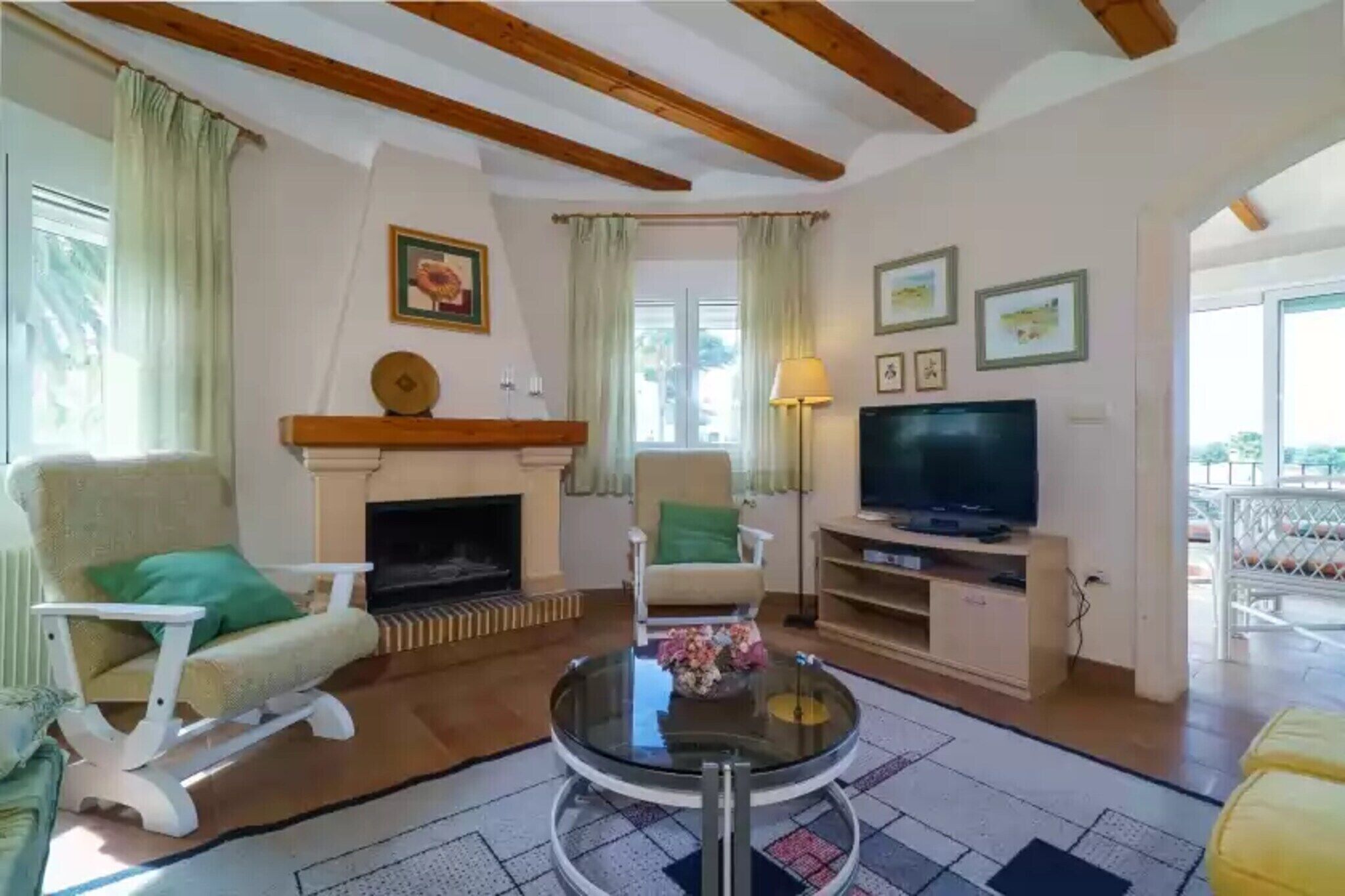 Télévision, cheminée