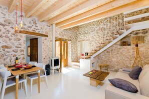 Living area - Casa Vella (vall Petit) - House With Free Wifi (Mancor De La Vall, Illes Balears)