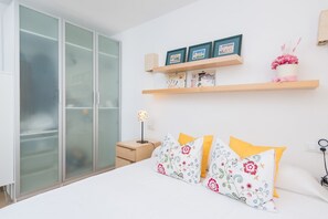 3 habitaciones y tabla de planchar con plancha 