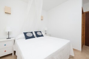 3 bedrooms, iron/ironing board - Can Garreta - House In Port D'alcúdia. Free Wifi (Port D'alcudia, Illes Balears)