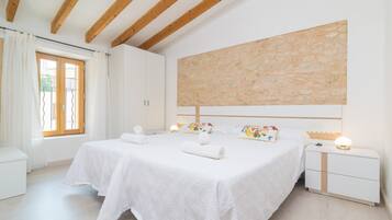 5 bedrooms