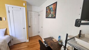 1 Schlafzimmer, Schreibtisch, Bügeleisen/Bügelbrett, WLAN