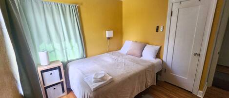 1 bedroom, desk, iron/ironing board, WiFi